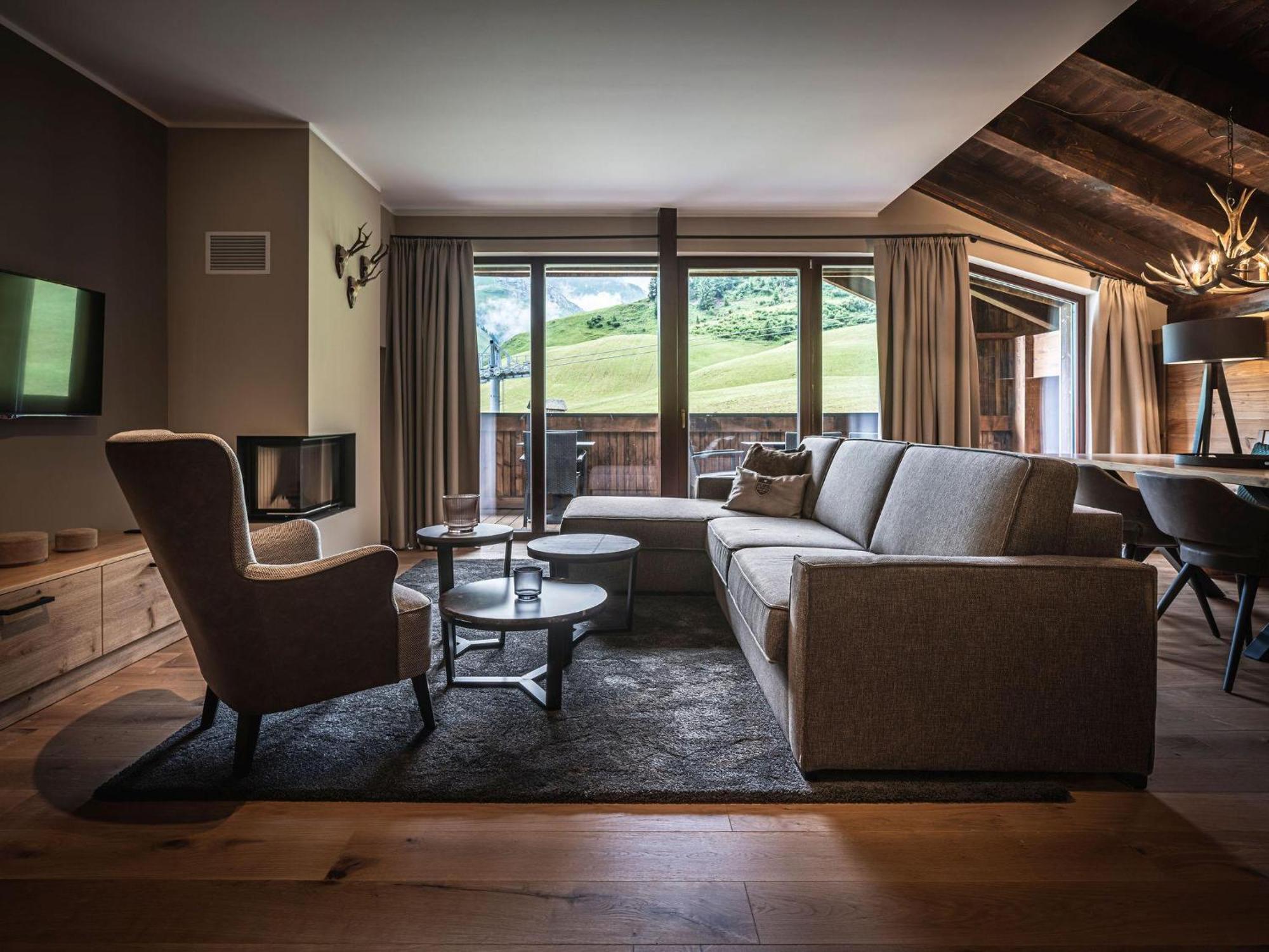 Alpenparks Hotel & Apartment Arlberg Warth Mit Pool Εξωτερικό φωτογραφία