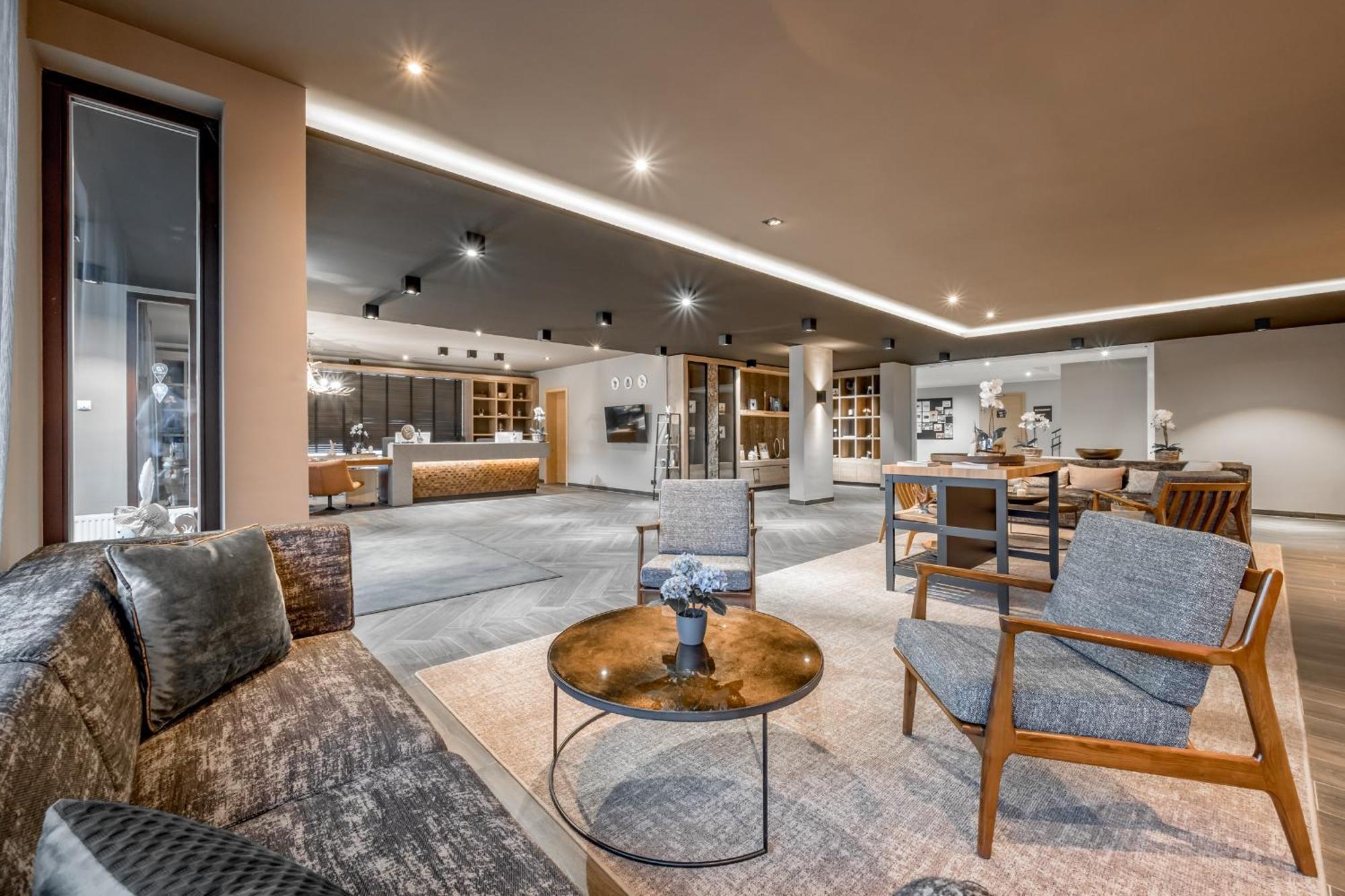 Alpenparks Hotel & Apartment Arlberg Warth Mit Pool Εξωτερικό φωτογραφία