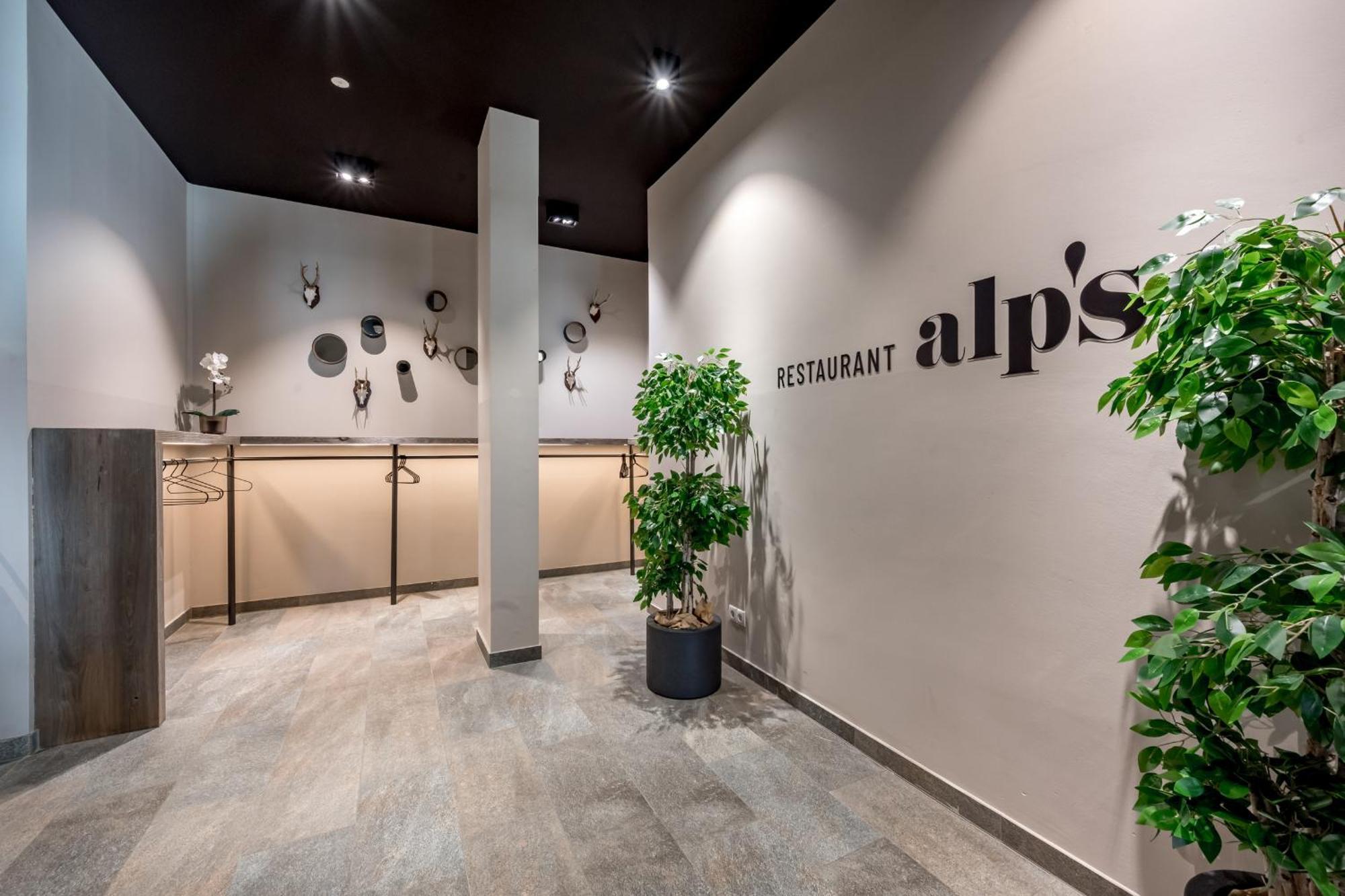 Alpenparks Hotel & Apartment Arlberg Warth Mit Pool Εξωτερικό φωτογραφία