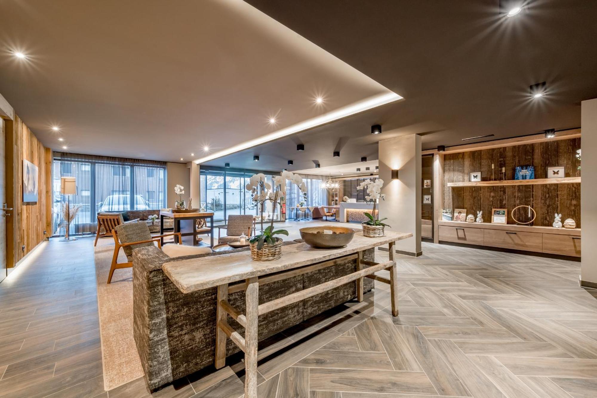 Alpenparks Hotel & Apartment Arlberg Warth Mit Pool Εξωτερικό φωτογραφία