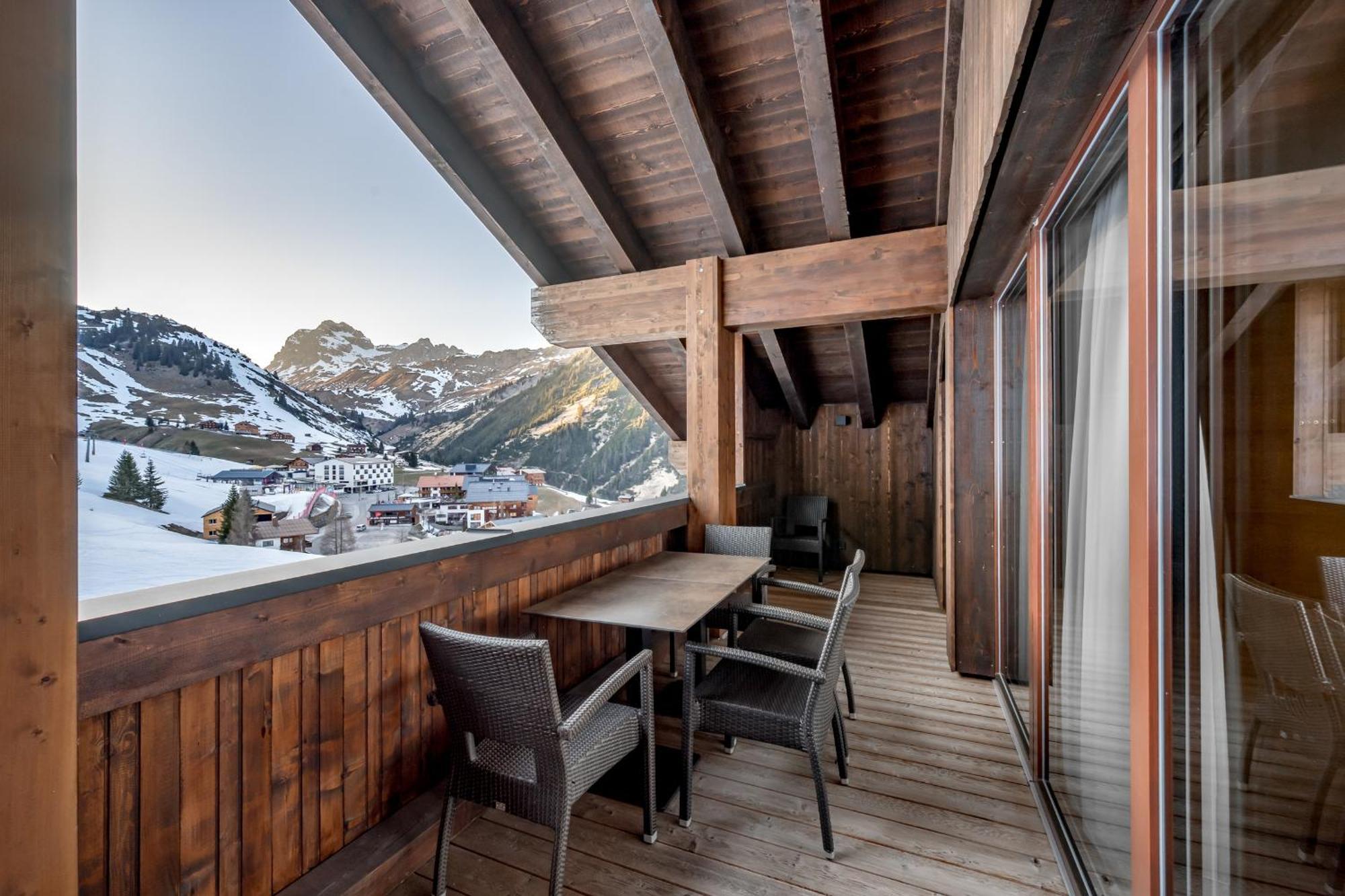 Alpenparks Hotel & Apartment Arlberg Warth Mit Pool Εξωτερικό φωτογραφία