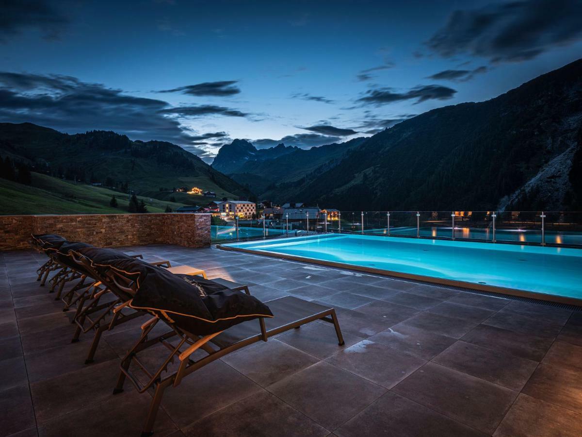 Alpenparks Hotel & Apartment Arlberg Warth Mit Pool Εξωτερικό φωτογραφία